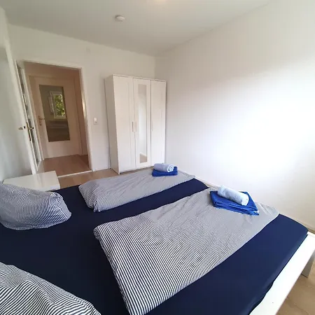- Blau Appartement *