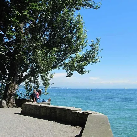- Blau Lindau (Bodensee)